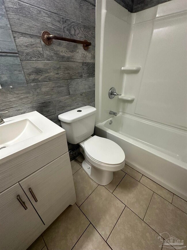 Building Photo - 7145 Pearson Rd