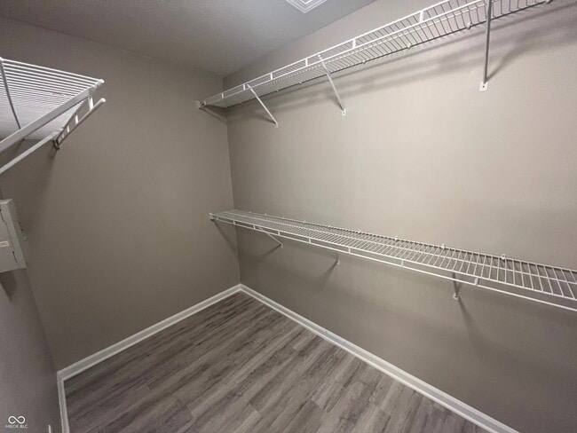 Building Photo - 344 W Columbine Ln