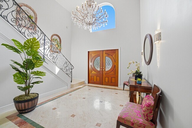 Building Photo - 2519 Barcelona Dr