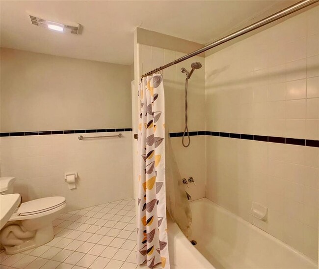 Building Photo - 5010 Shoalwood Ave