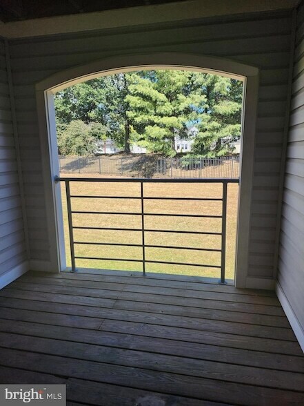 Building Photo - 10 Greystone Ct