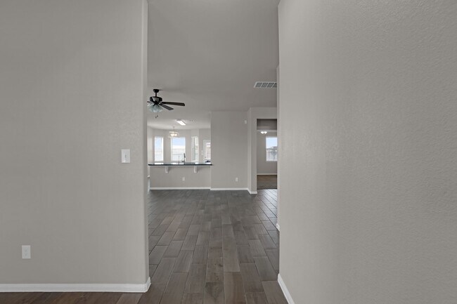 Building Photo - 430 Walnut Branch Dr