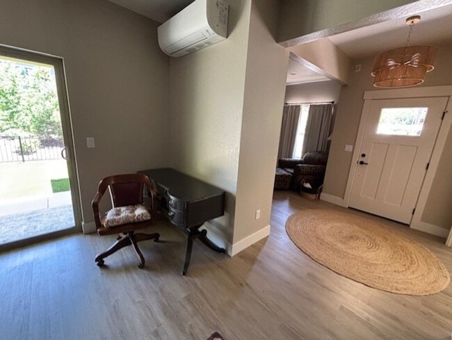 Building Photo - 3 bed 2 bath  Home for Rent in Talent