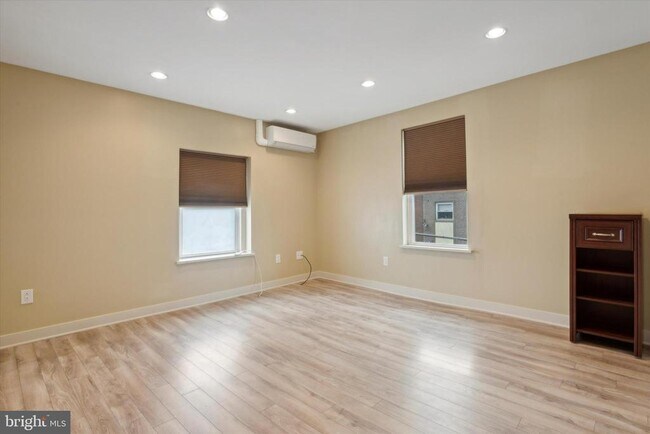 Building Photo - 1183 S 13th St