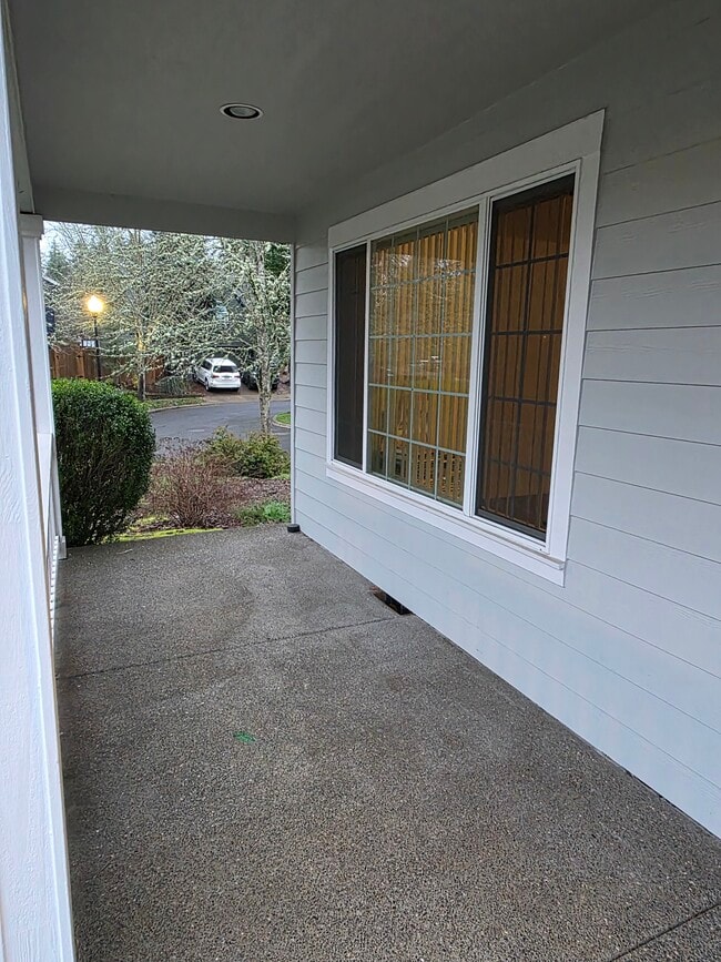 Building Photo - 23630 SW Red Fern Dr