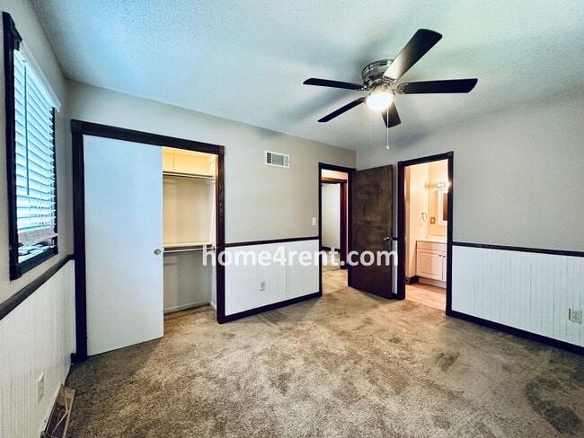 Building Photo - Fantastic Parkville area with Updated Kitchen including Granite Counters and Stainless Steel Appl...