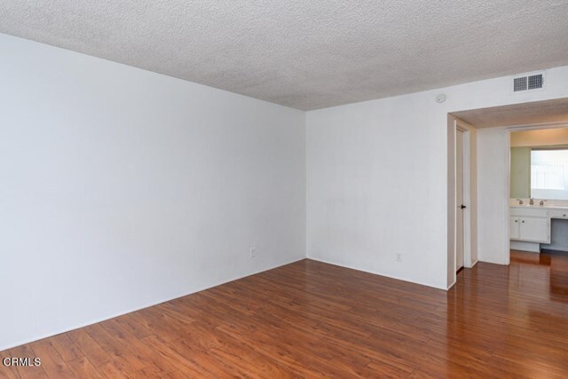 Building Photo - 930 N Louise St