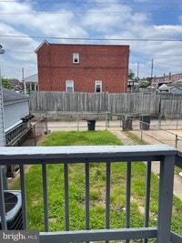 Building Photo - 332 Endsleigh Ave