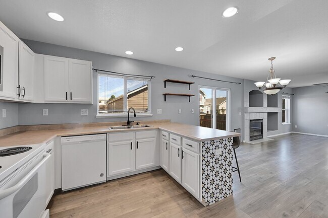 Building Photo - $2,540.95, 4 bed, 3.5 bath Home in Co Springs with Fenced in Yard and Finished Basement!