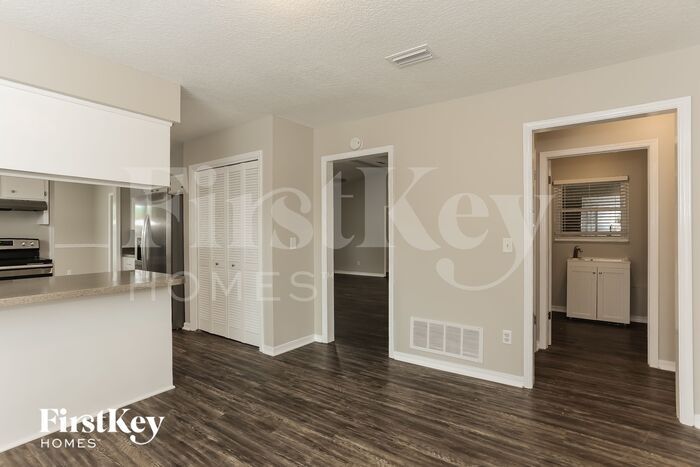 Building Photo - 800 Driftwood Pl