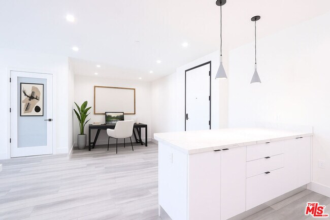 Building Photo - 11800 Courtleigh Dr