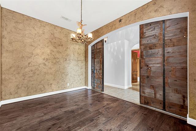 Building Photo - 1104 Killian Dr