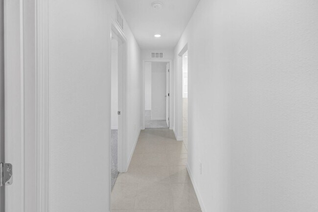 Building Photo - 2167 Lone Oak Ln