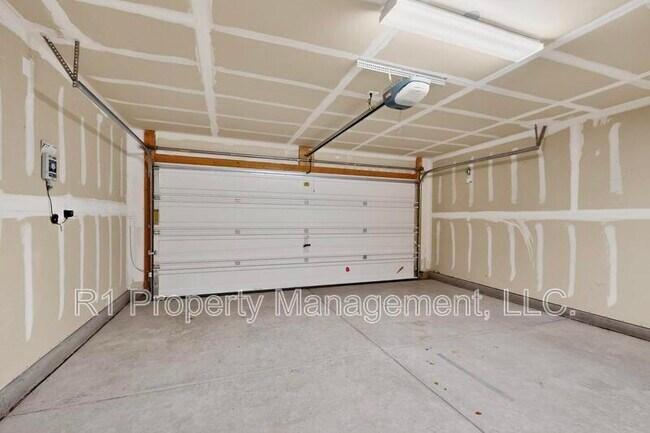 Building Photo - 2713 Violeta Cir SE