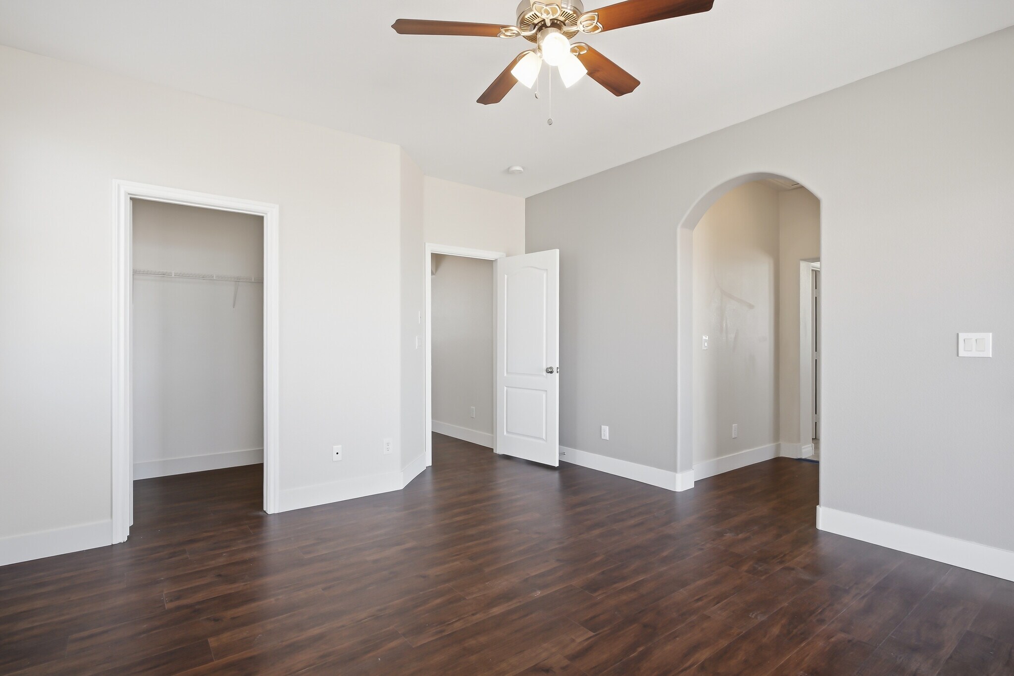 Building Photo - 2848 Trossachs St