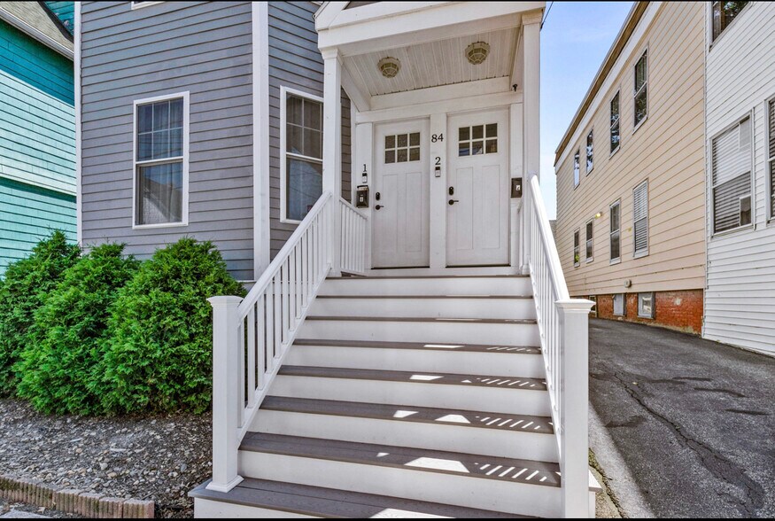 Building Photo - 84 Flint St