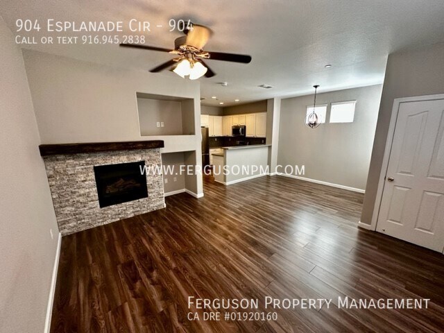 Building Photo - Move In Ready Folsom Home with Greenbelt V...