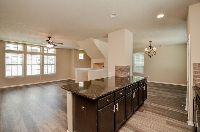 Building Photo - 3307 Home Point Dr