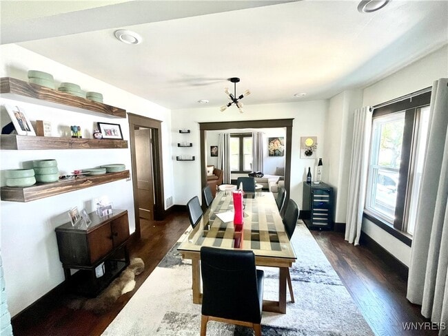 Building Photo - 141 Parkwood Ave