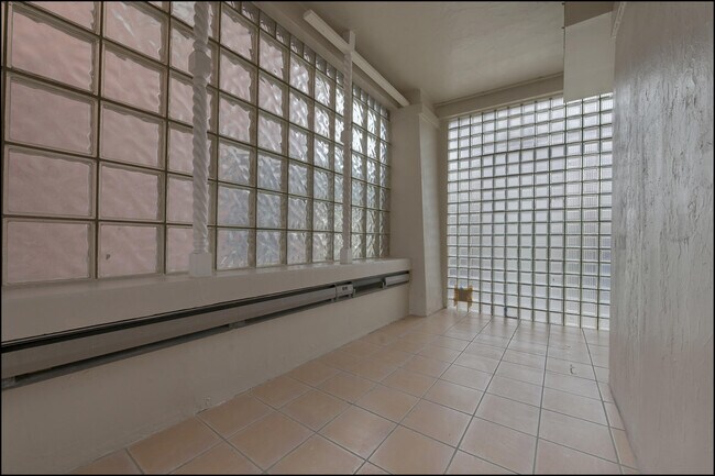 Building Photo - 1420 Hawthorne St