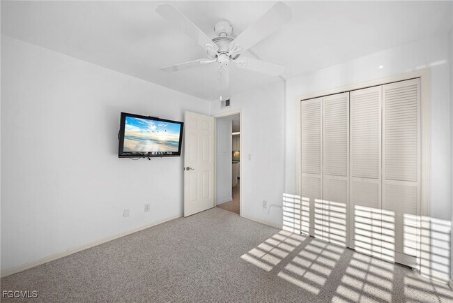 Building Photo - 3052 Kings Lake Blvd