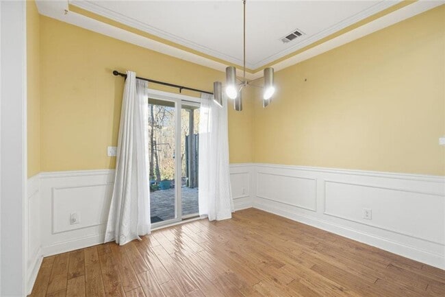 Building Photo - 513 Broughton Dr