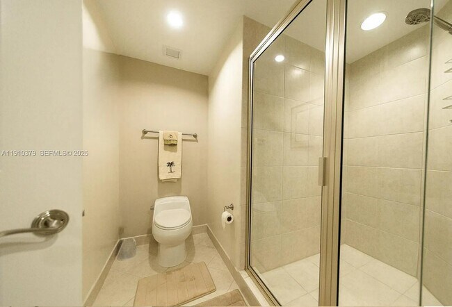 Building Photo - 231 Riverside Dr