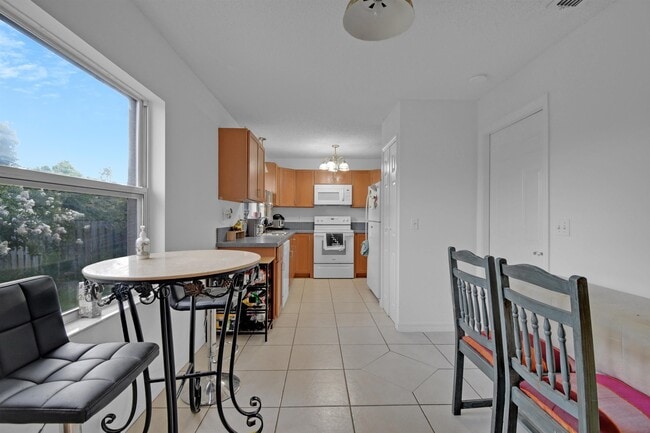 Building Photo - 444 Island View Cir