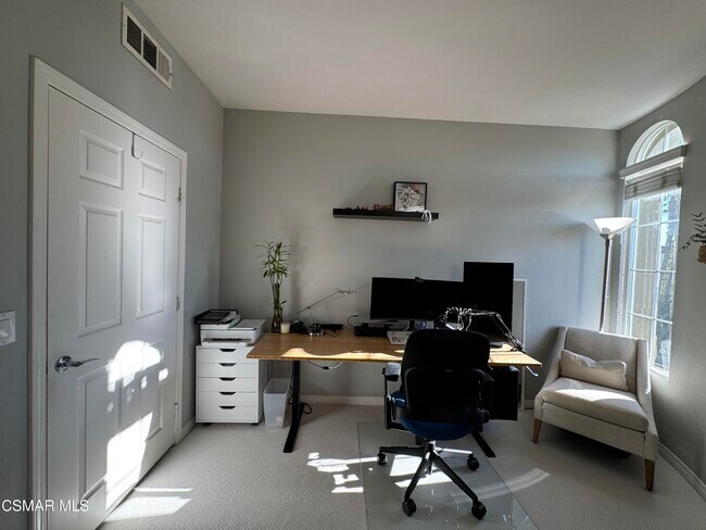 Building Photo - 243 Riverdale Ct