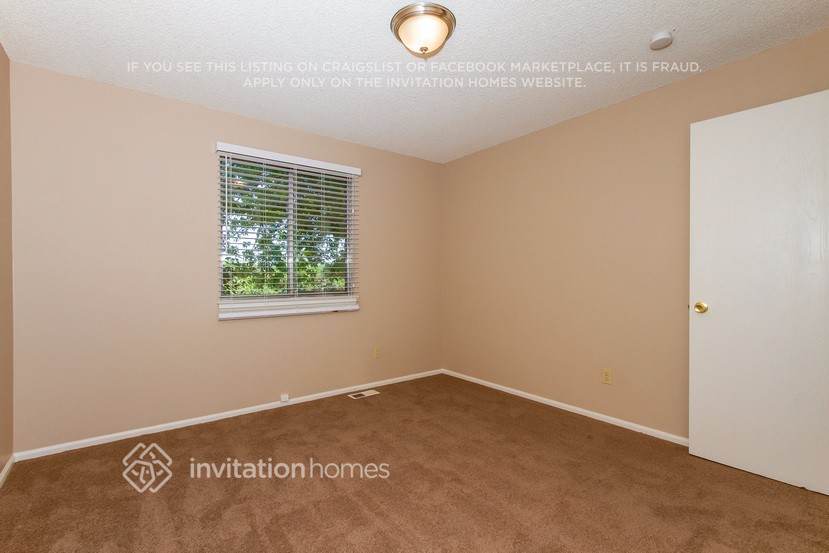Building Photo - 9276 Clermont Dr