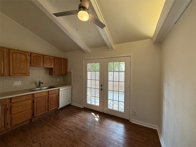 Building Photo - 6710 Circle S Rd