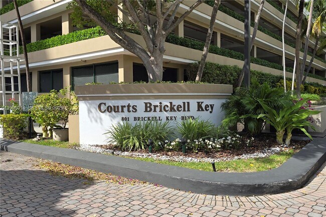 Building Photo - 801 Brickell Key Blvd