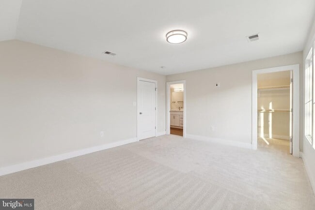 Building Photo - 2150 N Stafford St
