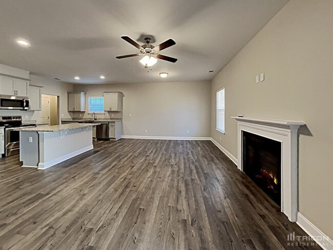 Building Photo - 1104 Downing Bluff Dr
