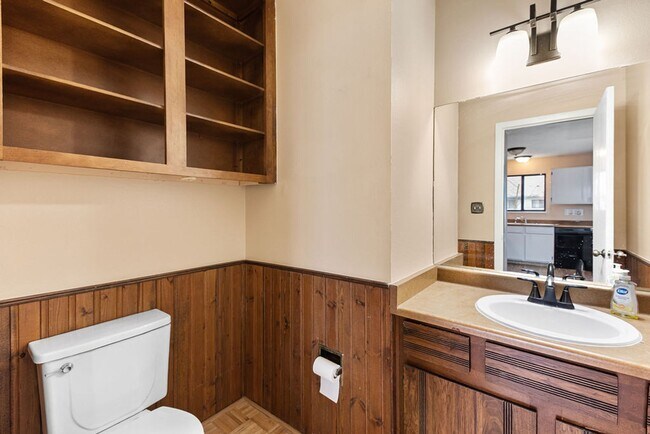 Building Photo - Spacious 2 Bedroom, 1.5 Bath Townhome in Greeley!