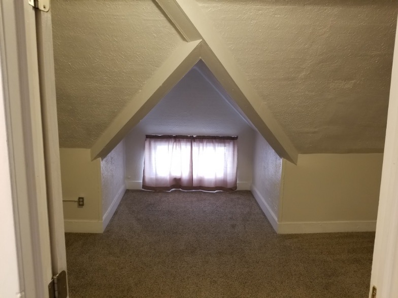 Building Photo - 26 S Adams St