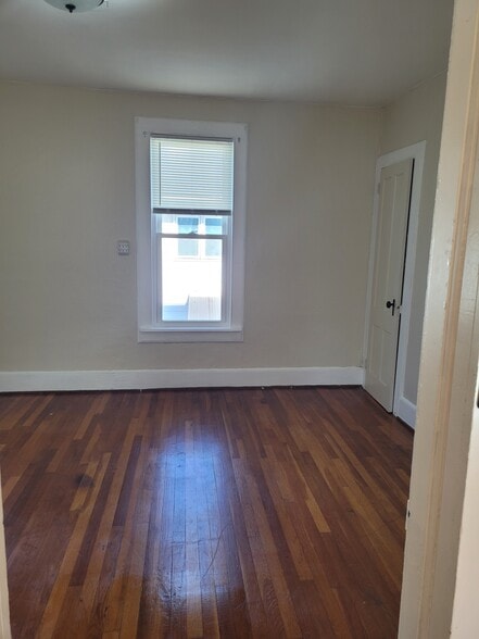 Dining - 2597 Main St