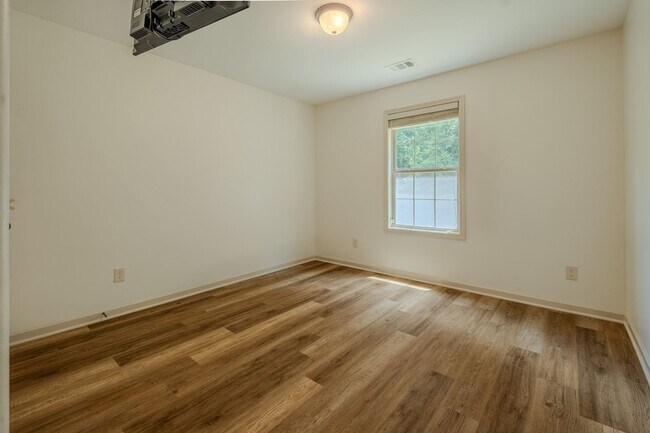 Building Photo - 115 Cypress Pl