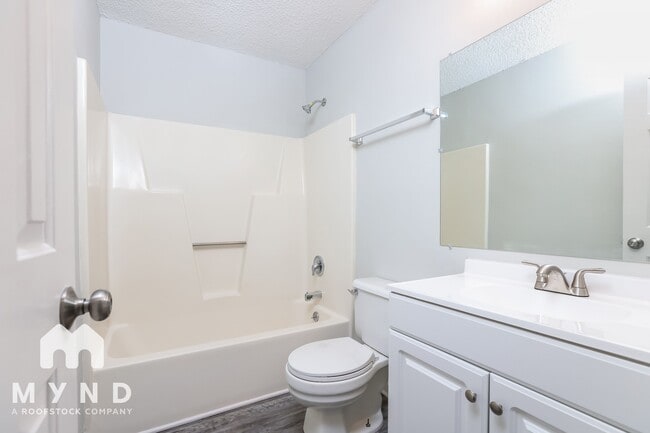 Building Photo - 4225 Labrador Dr