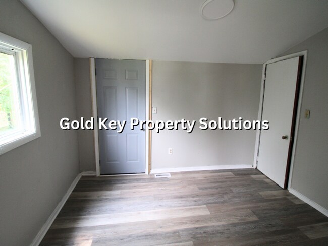 Building Photo - MUNCIE Updated 2 BR 1 BA House with New Kitchen Appliances (SECTION 8 APPROVED)