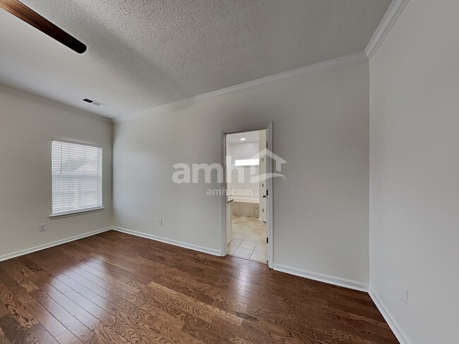 Building Photo - 5634 Broadway Dr W