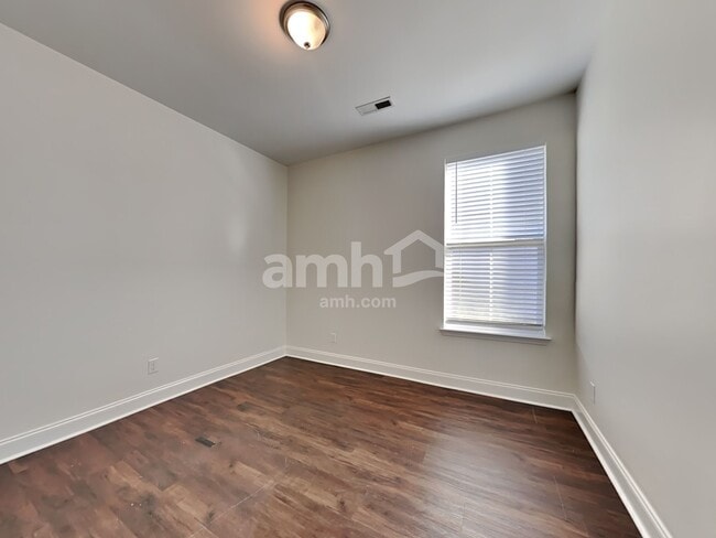 Building Photo - 310 Sanctuary Park Dr