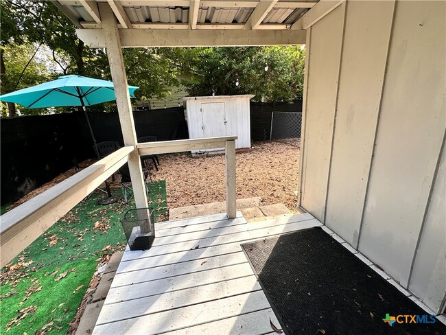 Building Photo - 511 McKie St