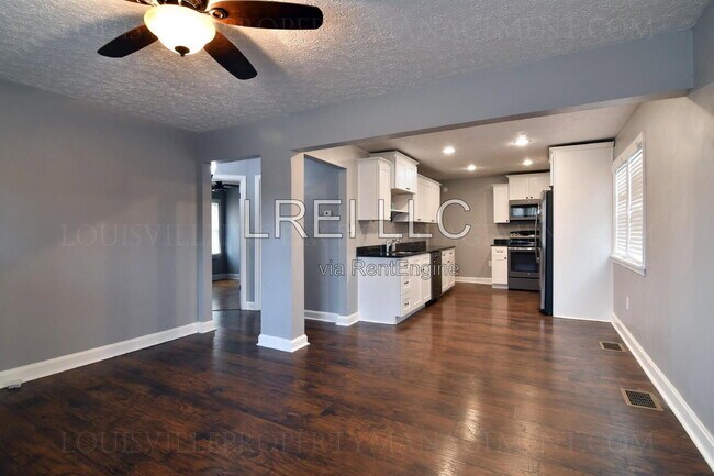 Building Photo - 10815 Alberta Dr