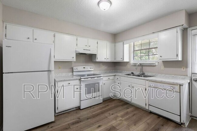 Building Photo - 4426 Central Valley Dr