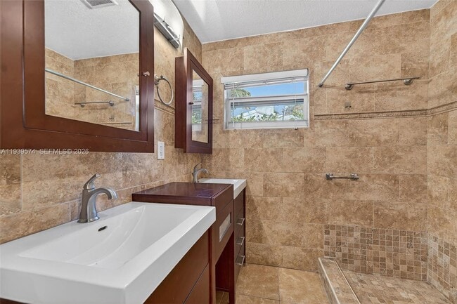 Building Photo - 1538 Funston St