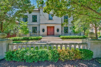 Building Photo - 200 Aspen Rd