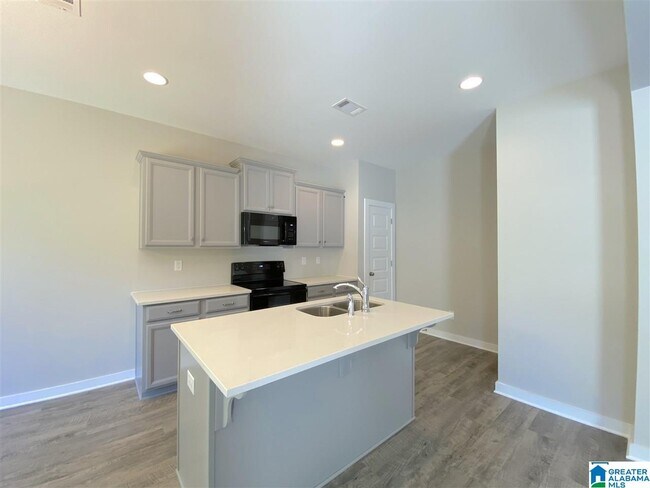 Building Photo - 332 Golden Eagles Cir