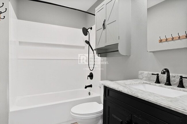 Building Photo - 11104 Grant Way