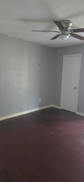 Building Photo - 10200 Belle Rive Blvd